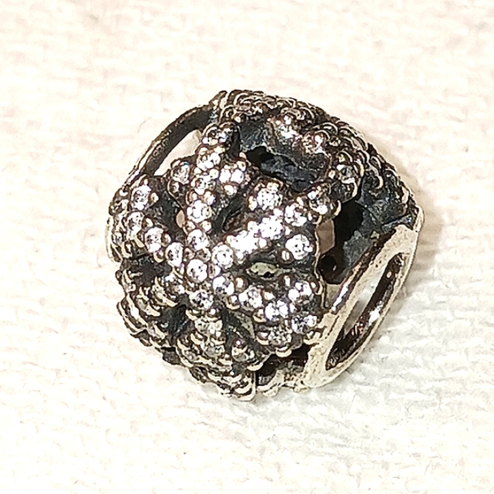 Pandora 2013 Limited Edition Let it Snow  Snowflake Charm